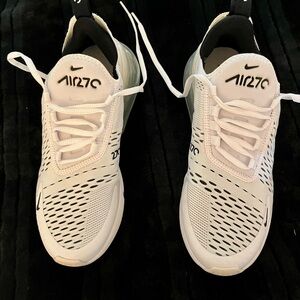 Nike airmax 270 size 8.5 barley worn
